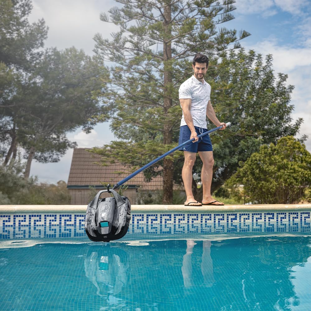 Cecotec Robot Odkurzacz Basenowy Bezprzewodowy Conga Pooldroid 2000 FloorMaster. Czas pracy 100 min, basen bez nachyleń, do 80m2, maksymalna głębokość 2,5m, pojemność 2,5L, filtr o wysokiej wydajności