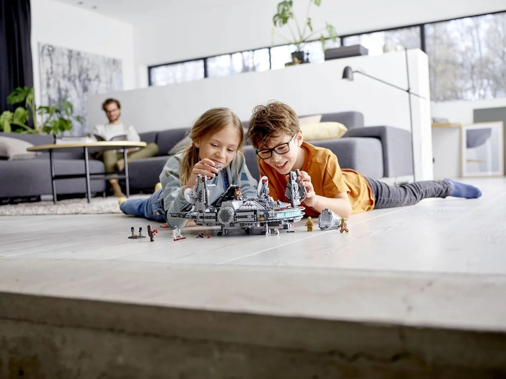 Star Wars: Skywalker. Odrodzenie — Sokół Millennium 75257 Model statku kosmicznego z klocków z minifigurkami, nowość 2019 (1351 elementów)