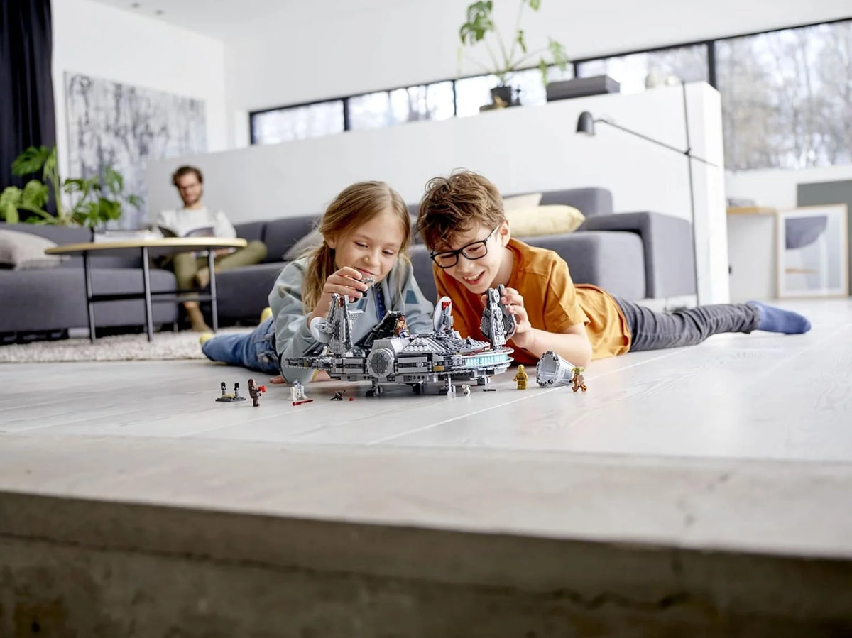 Star Wars: Skywalker. Odrodzenie — Sokół Millennium 75257 Model statku kosmicznego z klocków z minifigurkami, nowość 2019 (1351 elementów)