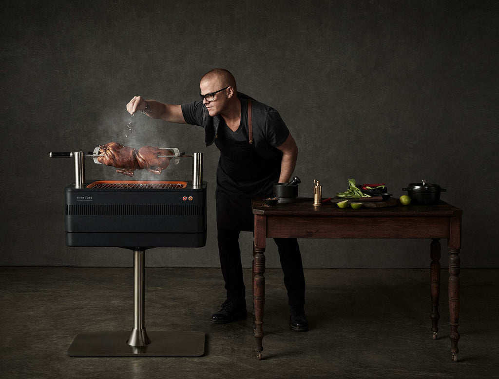 2026 Grill Węglowy z Zapłonem Elektrycznym – Szybki Zapłon Płomienia 1400W Fast Flame Ignition™ – Zawiera Rożen Obrotowy (15 kg) i Stojak