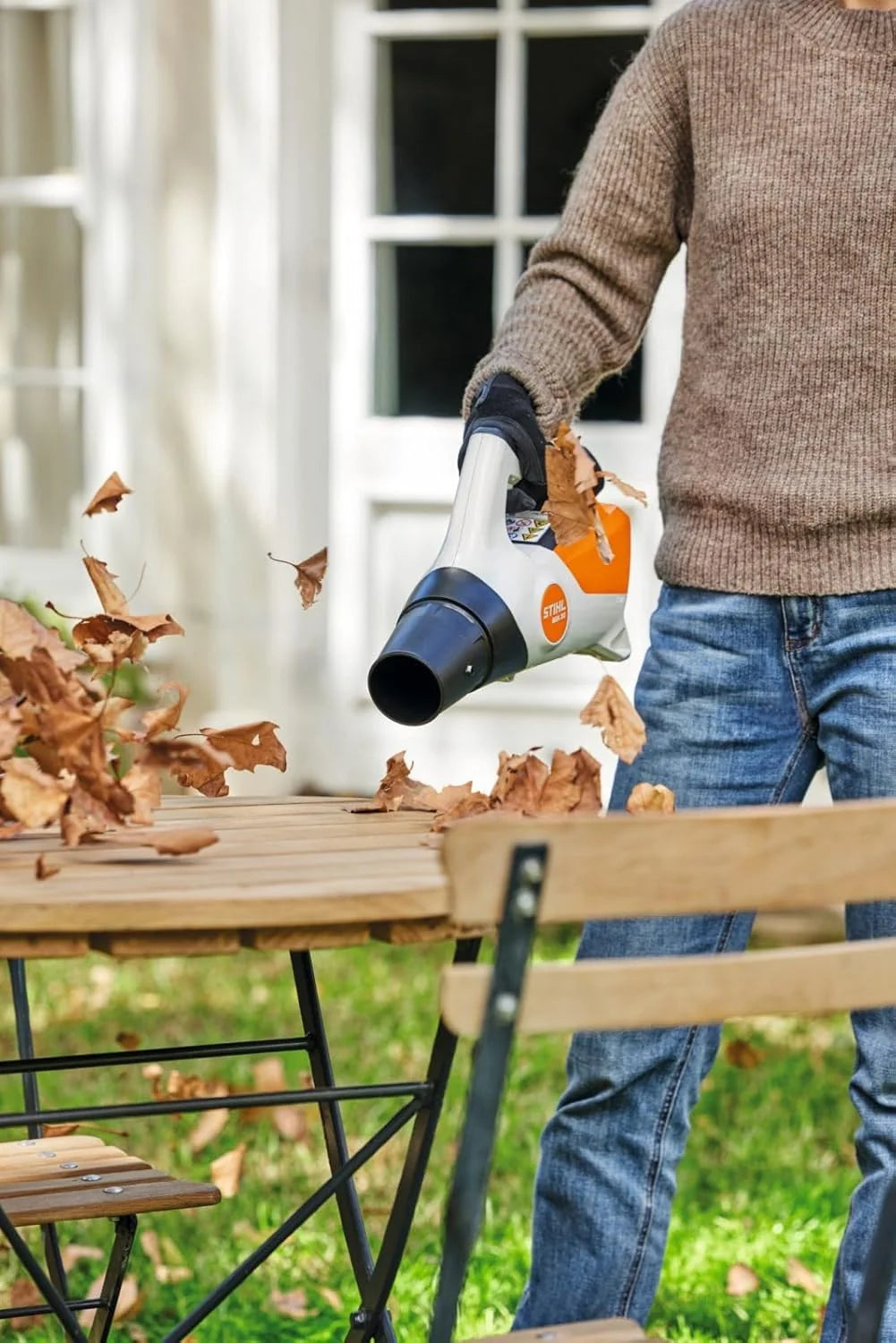 Dmuchawa STIHL BGA 30 z 2 akumulatorami AS2 i ładowarką AL1