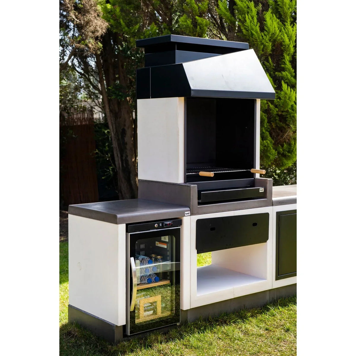 Tuozi - Grill Murowany Na Drewno I Węgiel Model Kitaway Otte (szary/biały - 84 X 63 X 206 Cm) Nr ref: T00170