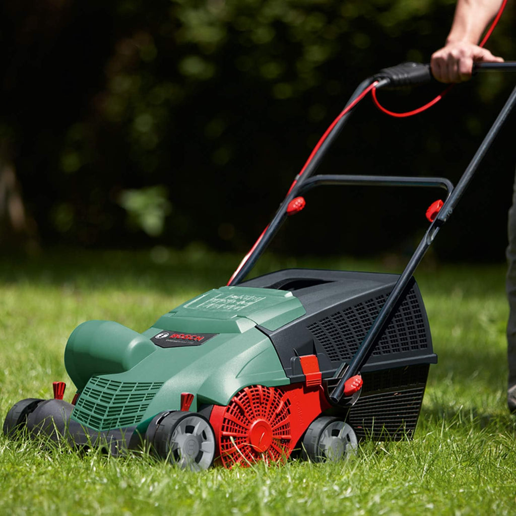 Bosch elektryczny wertykulator UniversalVerticut 1100 (1100 W, szerokość robocza: 32 cm, pojemność pojemnika na odpady: 50 l, w kartonie), nowy design klasyczna zieleń