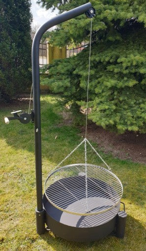 Grill ogrodowy, żuraw na wysięgniku, ruszt nierdzewny, palenisko, trójnóg