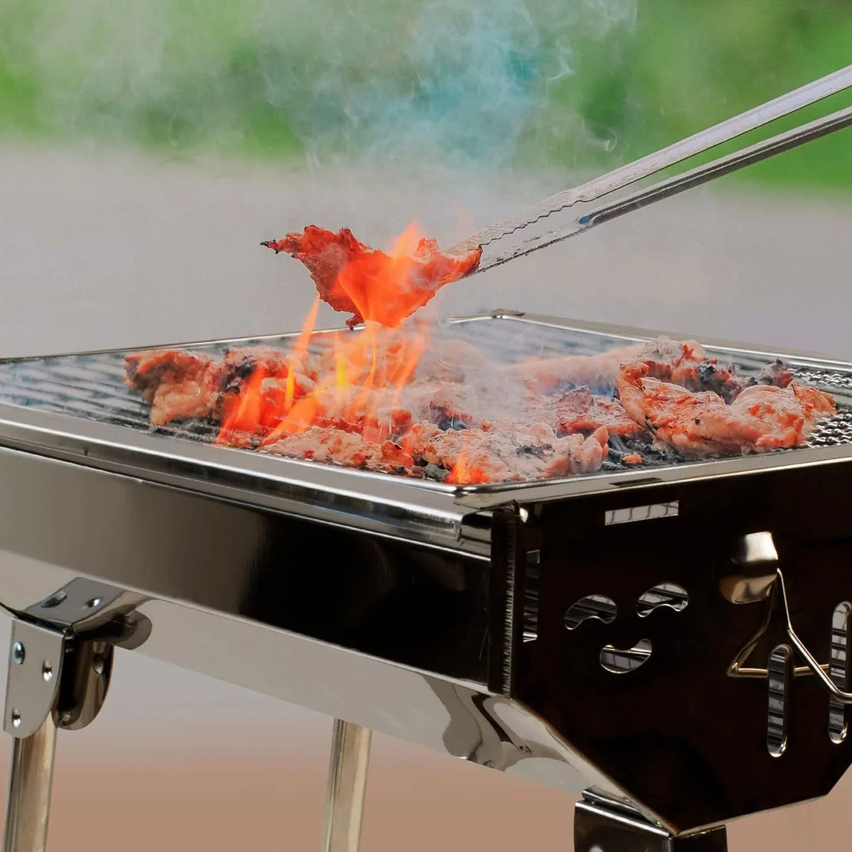 Średni Grill Węglowy Ze Składanymi Nóżkami