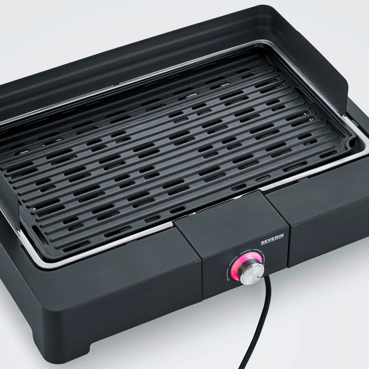 Grill stołowy z ryflowaną płytą 2200 W PG 8567 Severin